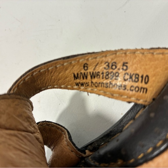 Born Woman’s Black Slide Sandal Size 6 Hand Crafted Leather Shield Design - Picture 9 of 9